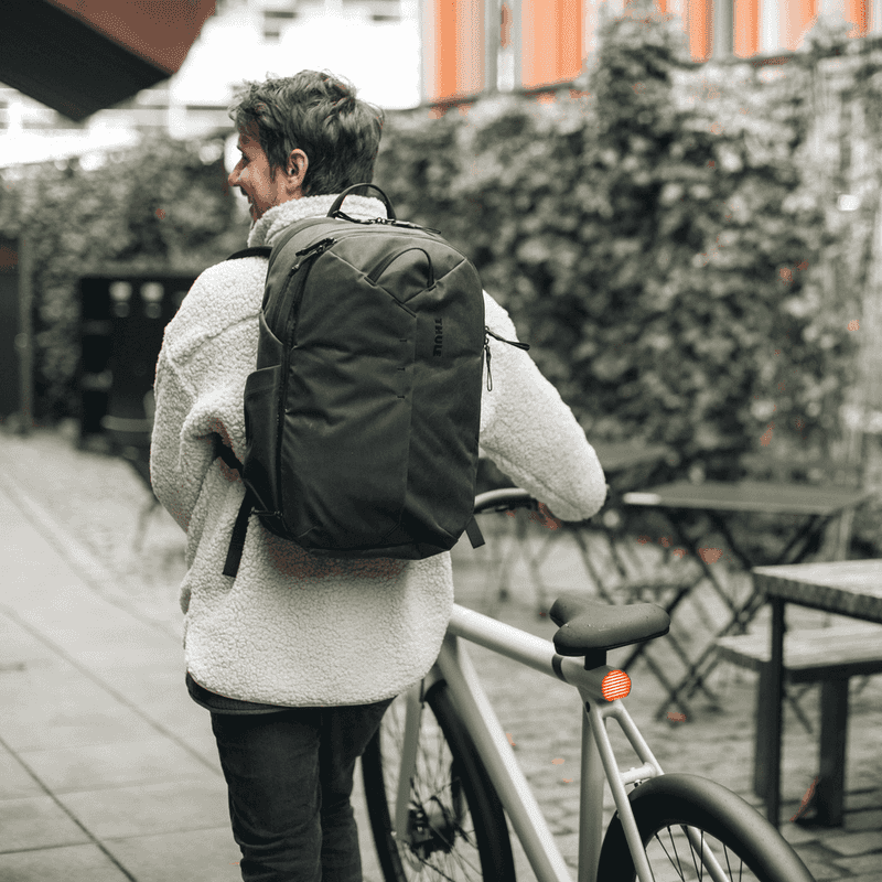 Thule Aion 28L (expands to ~32L)