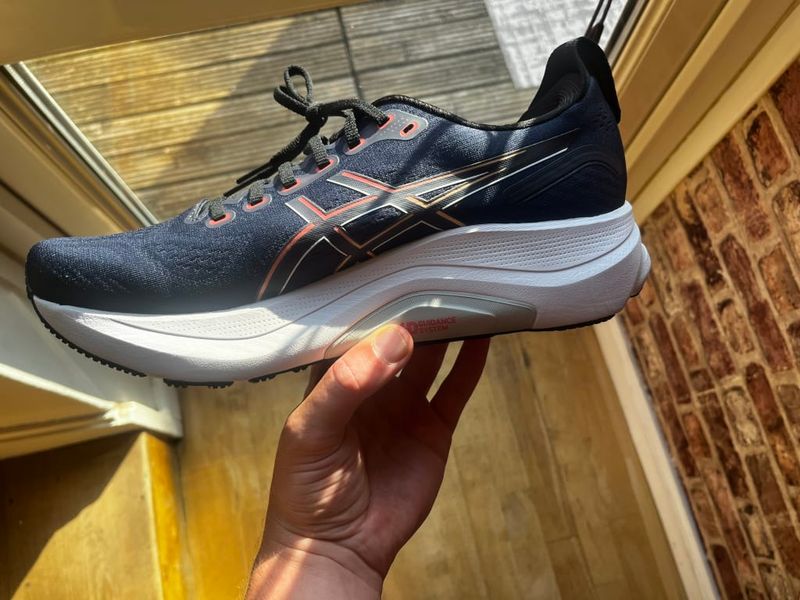 ASICS Gel-Kayano 32
