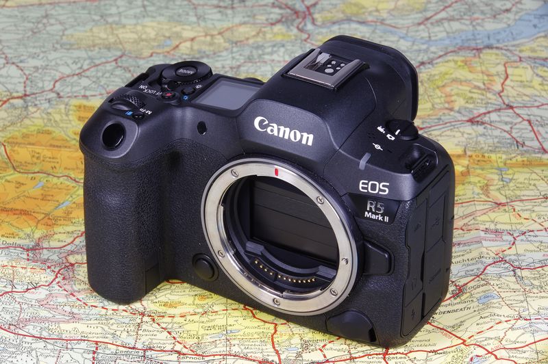 Canon EOS R5 Mark II – The Ultimate High-End Travel Camera