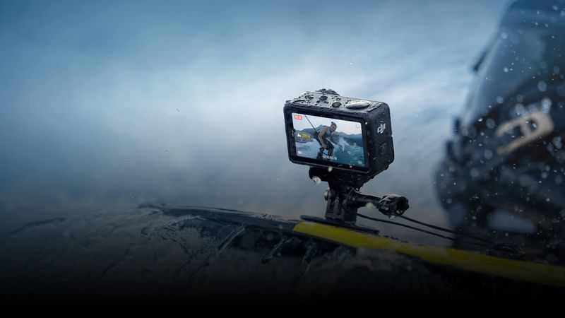 DJI Osmo Action 5 Pro (action cam, waterproof 20 m without case)