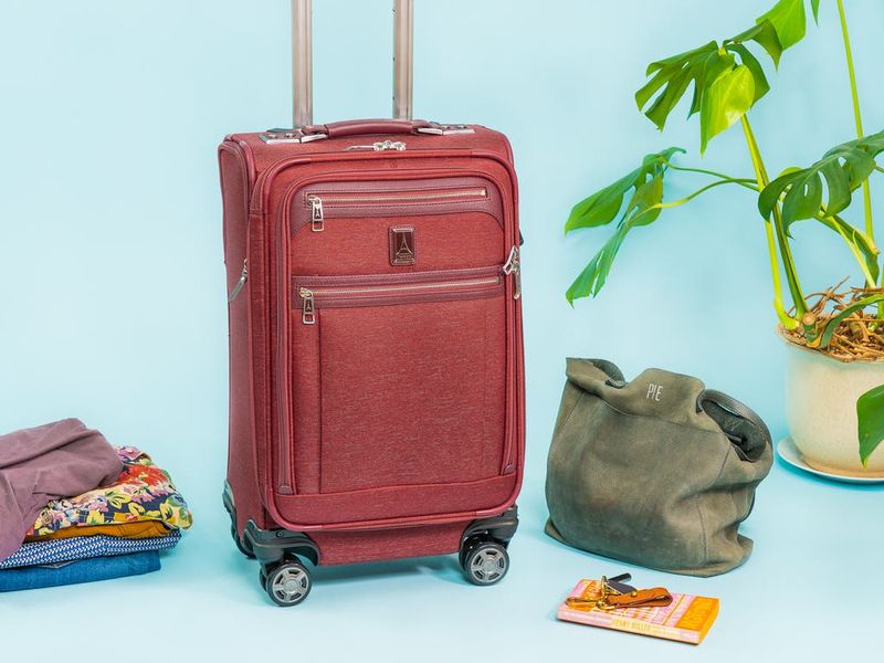 Travelpro Platinum Elite 21-Inch Spinner