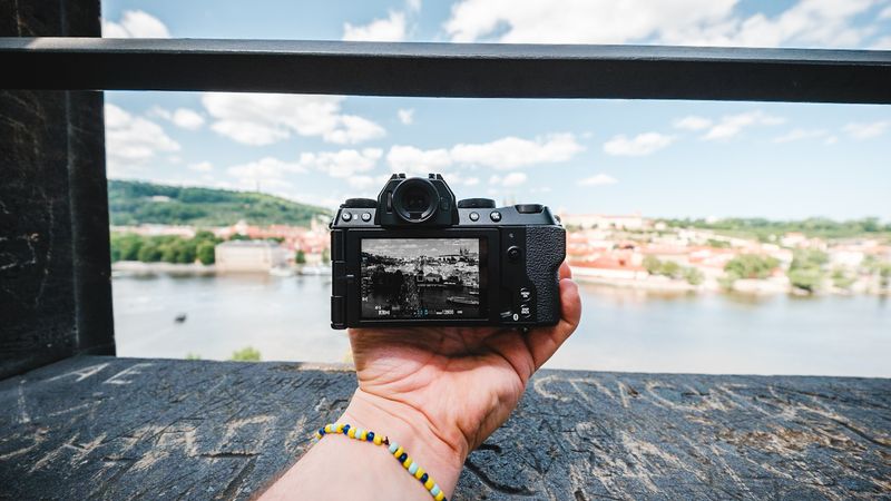 Fujifilm X-S20