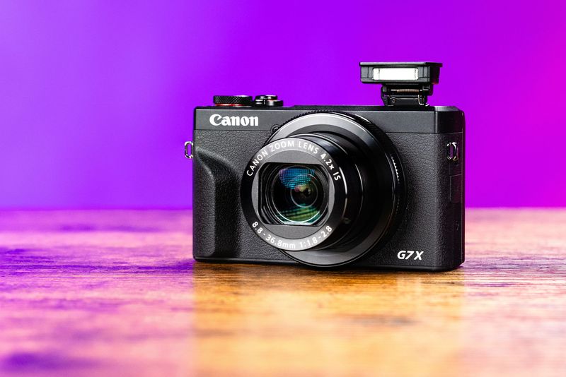 Canon PowerShot G7 X Mark III (1″ compact, bright zoom)