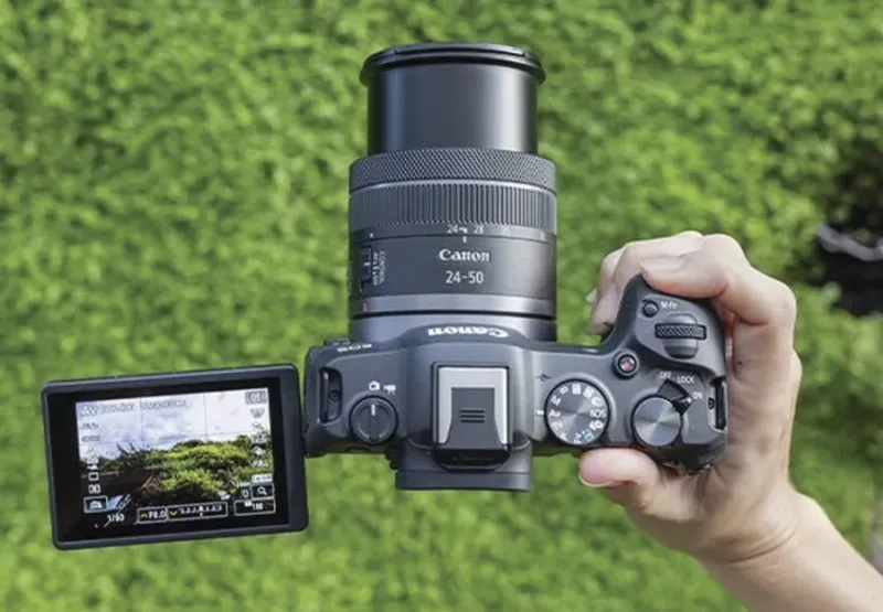 Canon EOS R8