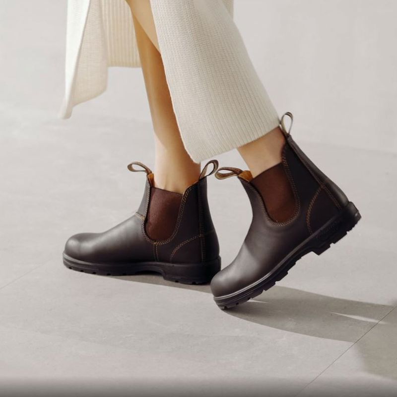 Blundstone 550 Chelsea Boots – Stylish Chelsea Boot for Travel Versatility