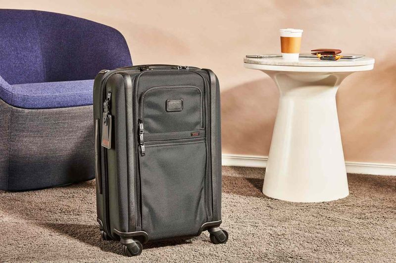 Tumi Alpha 3 International Expandable Carry-On