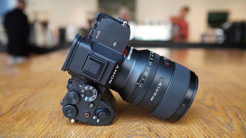 Sony A7R V