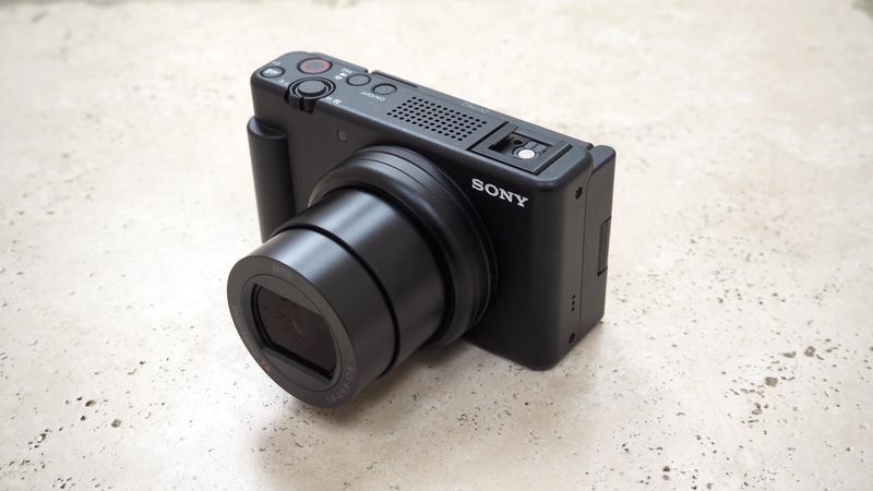 Sony ZV-1 II – Wide-Angle Specialist for Tight City Streets