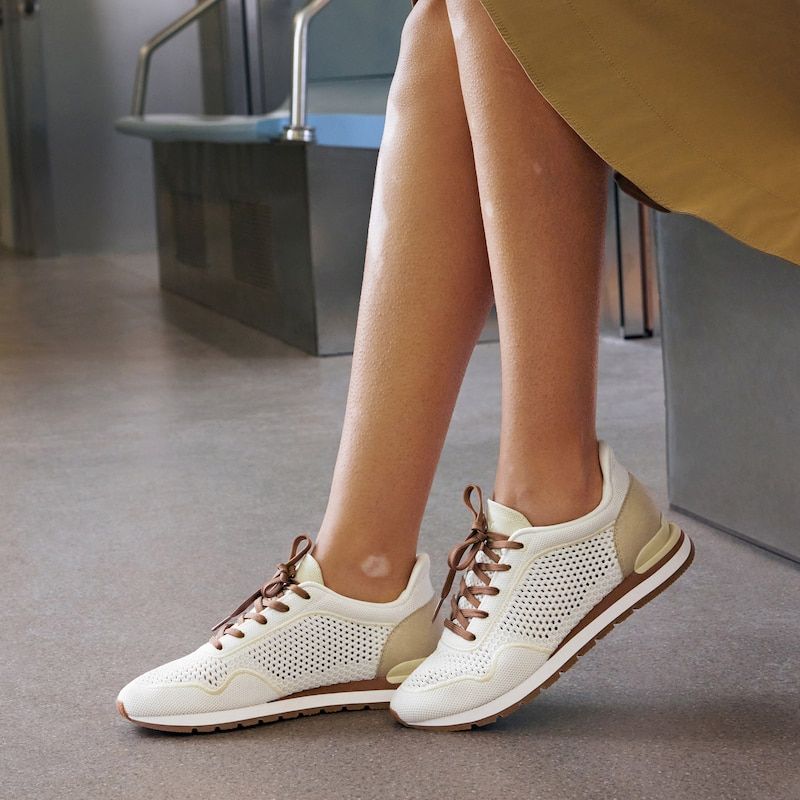 Vivaia Slip-On Mesh Sneaker