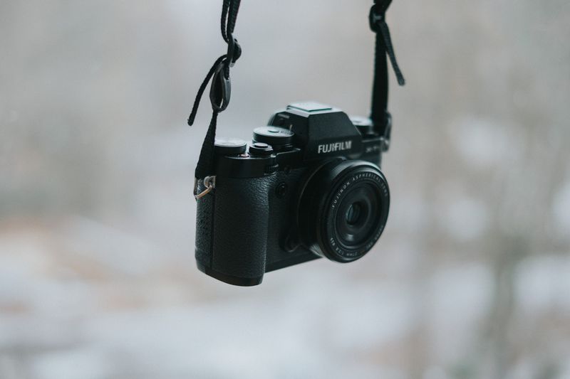 Fujifilm X-S20 + XF 27mm f/2.8 – Pocketable-ish System Option