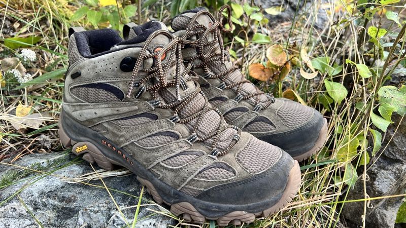 Merrell Moab 3 Mid Hiking Boot