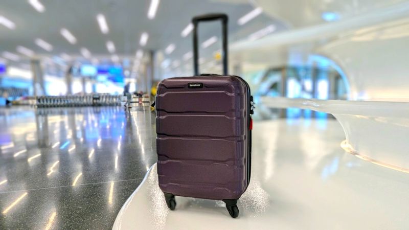Samsonite Omni PC Hardside Spinner