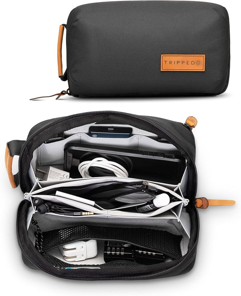 Compact tech organizer