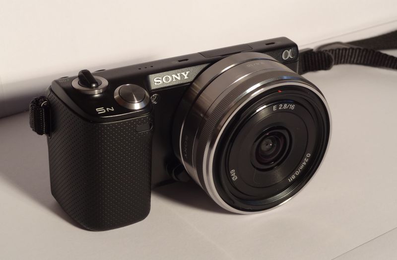 Sony E 16mm F2.8
