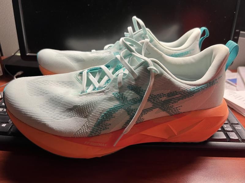 ASICS Novablast 5