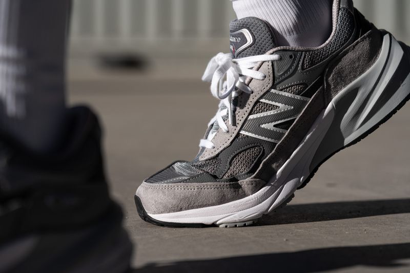 New Balance 990v6