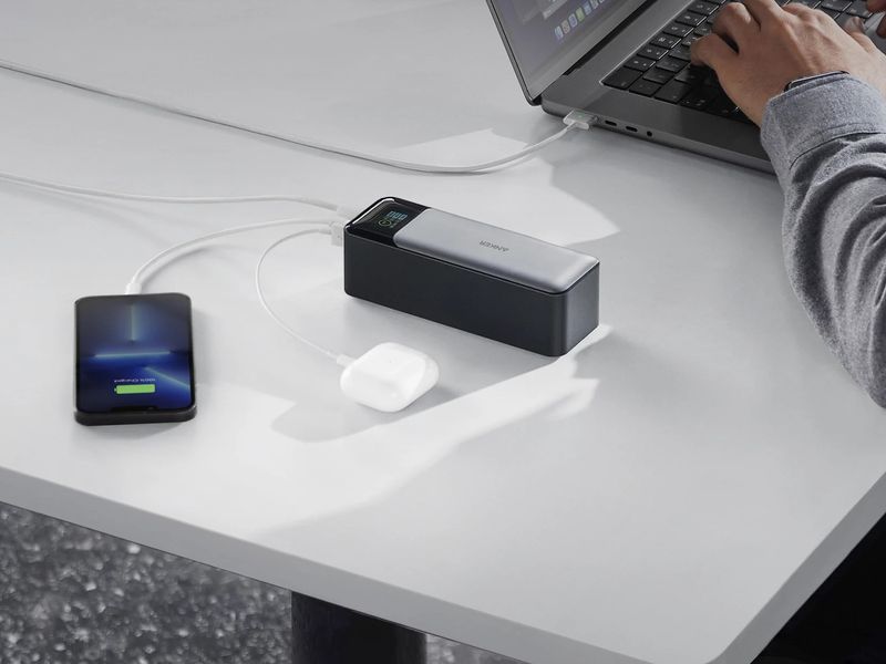 Anker 737 Power Bank (PowerCore 24K, 140W)