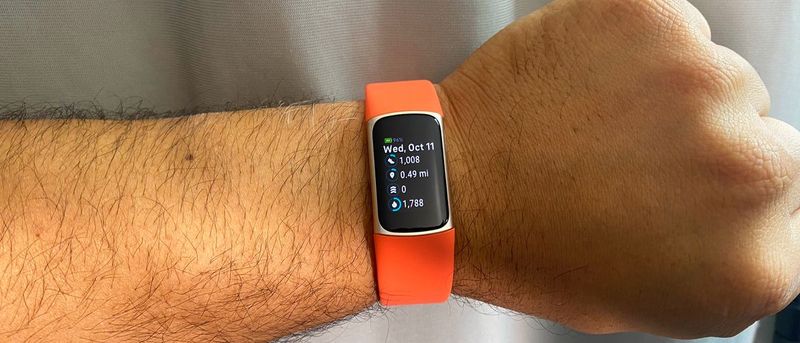 Fitbit Charge 6: Lightweight Tracker for Habit Builders