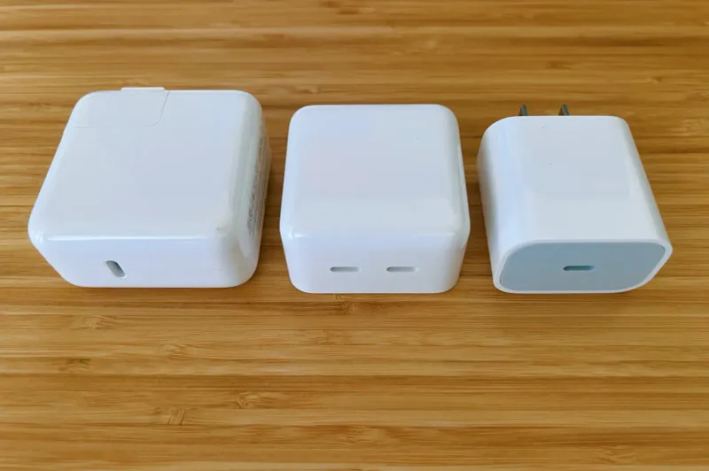 Apple 35W Dual USB-C Port Compact Power Adapter