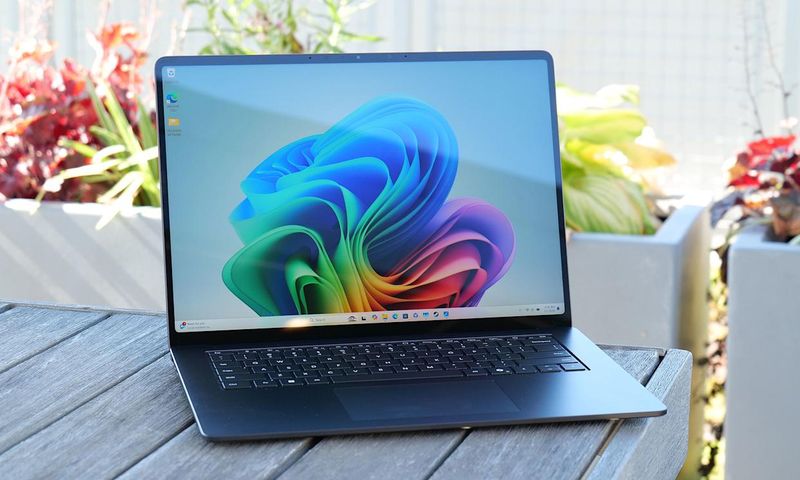 Best Battery-Life Windows Laptop: Microsoft Surface Laptop 7 (Copilot+ PC)