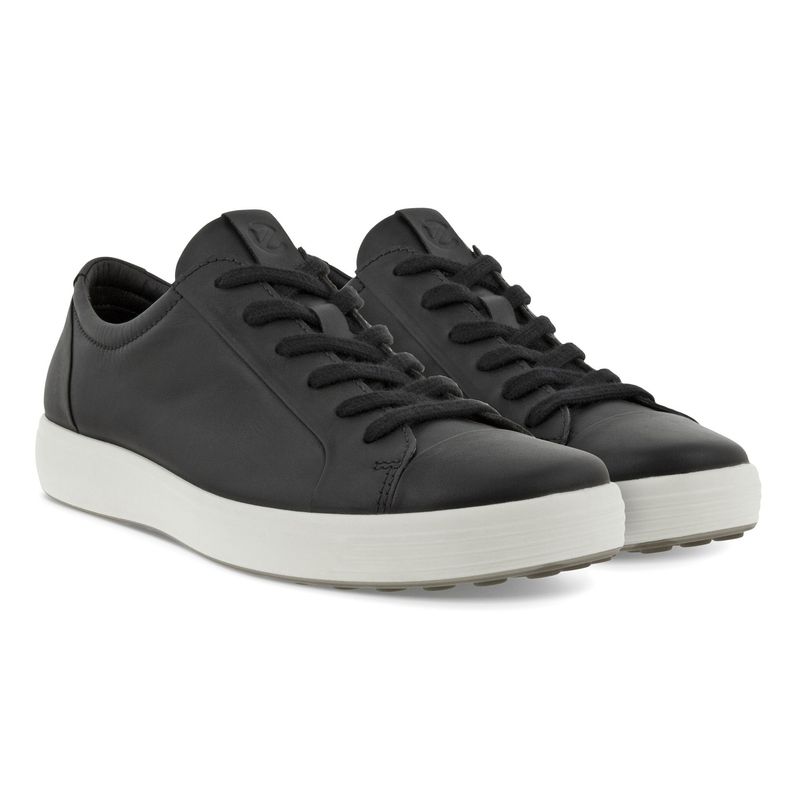 Ecco Soft 7 (Wide-friendly) – Flexible leather and shock-absorbing sole with an accommodating fit for wider feet