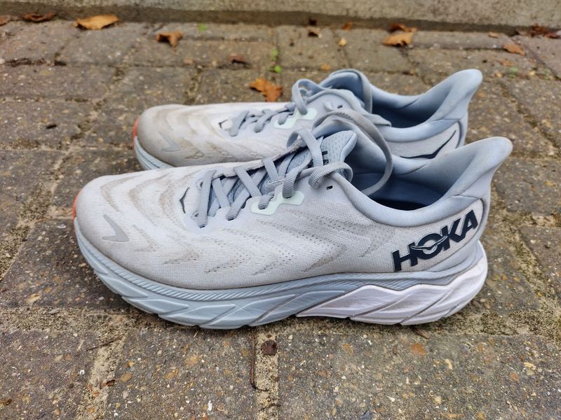 Hoka Arahi 6