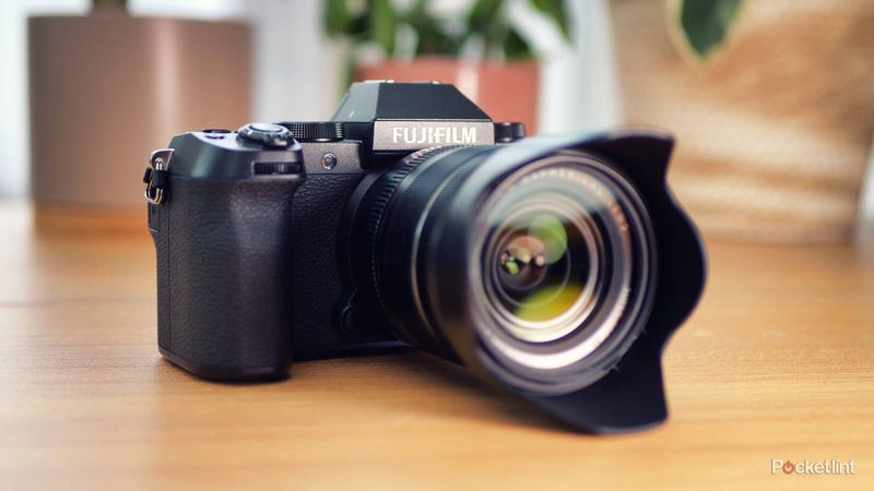 Fujifilm X-S20 with XF 27mm f/2.8