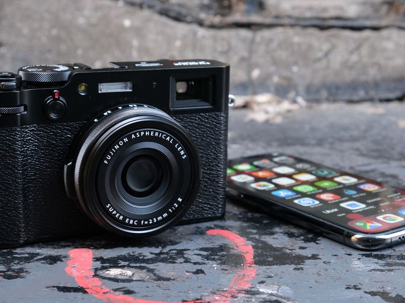 Fujifilm X100V