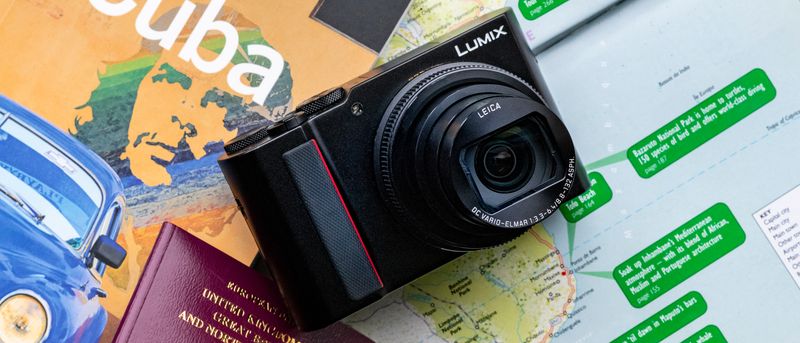 Panasonic Lumix ZS200 / TZ200 – Travel zoom compact with a 15x optical zoom and solid image quality in all situations.