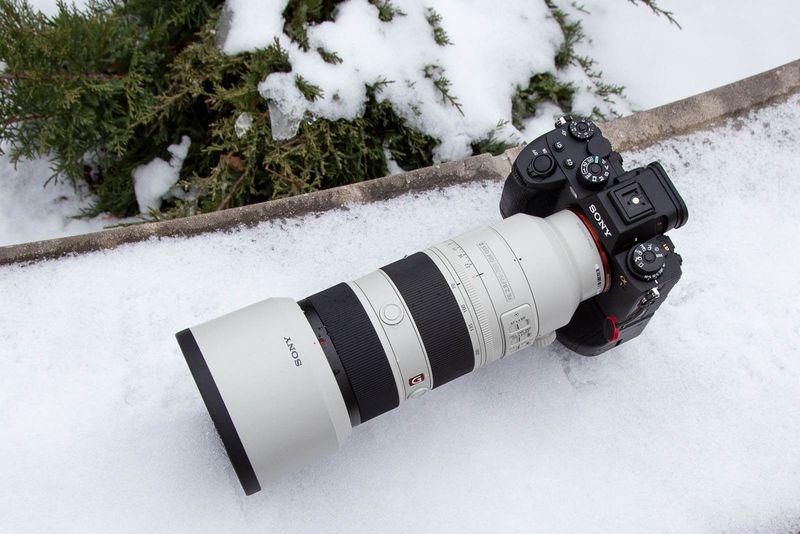 Sony FE 70–200mm F2.8 GM OSS II – Lightweight Telephoto for Snowy Action (Sony E)