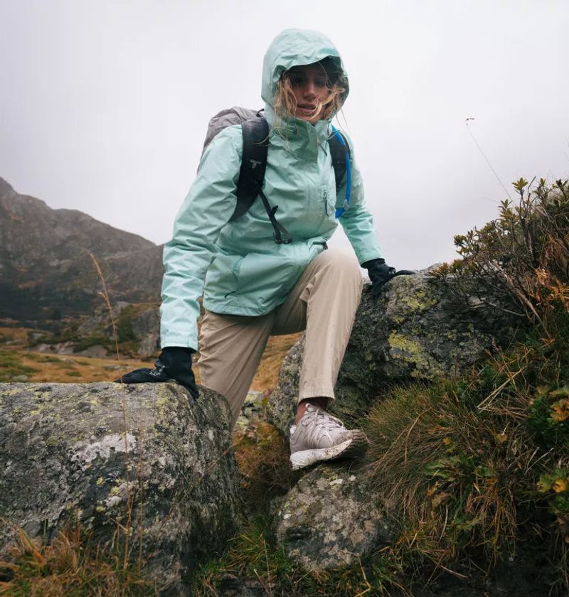 Columbia Women's Pouring Adventure™ III Waterproof Jacket