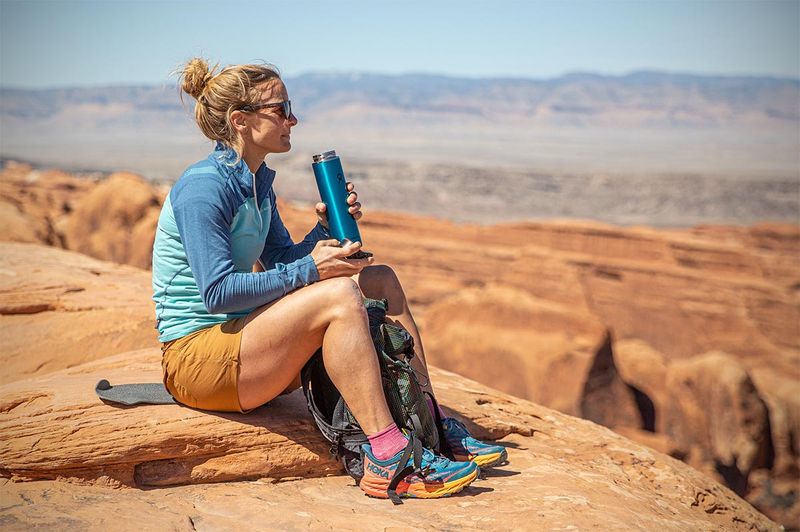 Hydration System or Lightweight Water Bottles (Camelbak / Platypus / Hydrapak)