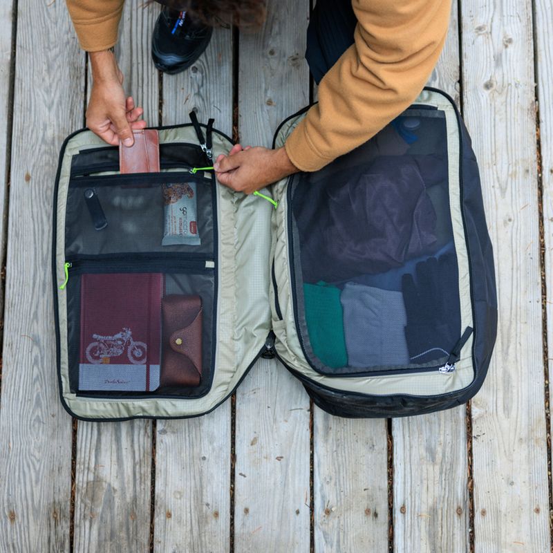 Gregory Border Carry-On 40: split-case organization with real support