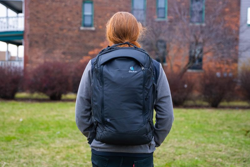 Deuter Aviant Access 38: comfort-focused back system in a travel shell