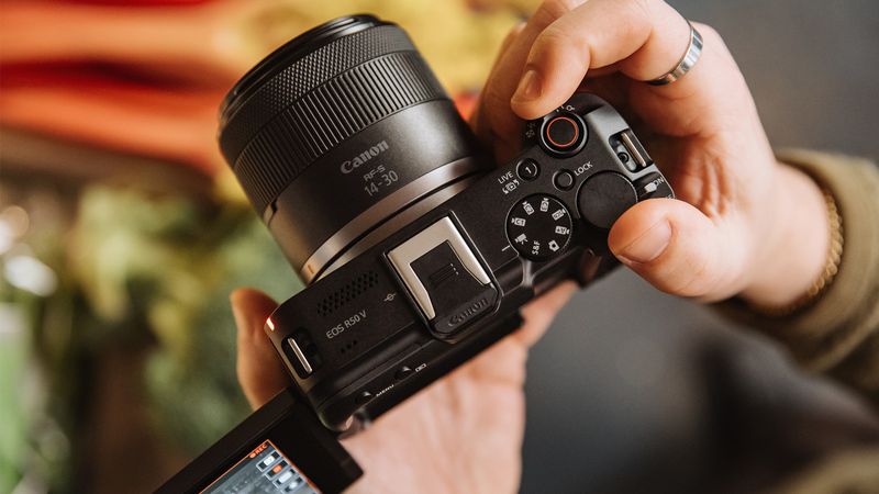 Canon EOS R50 V