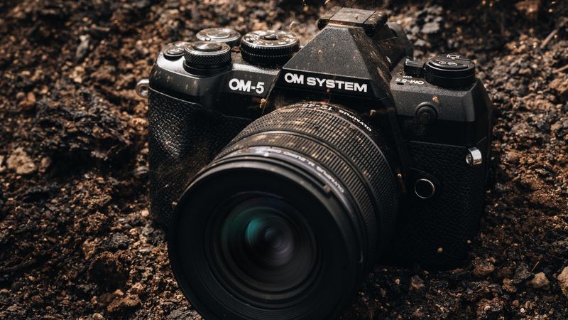 Olympus OM-SYSTEM OM-5 II