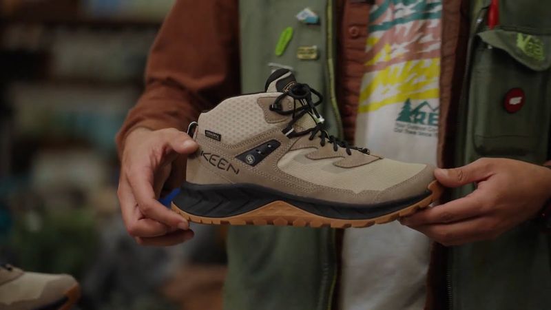 KEEN Hightrail Mid Waterproof Boots