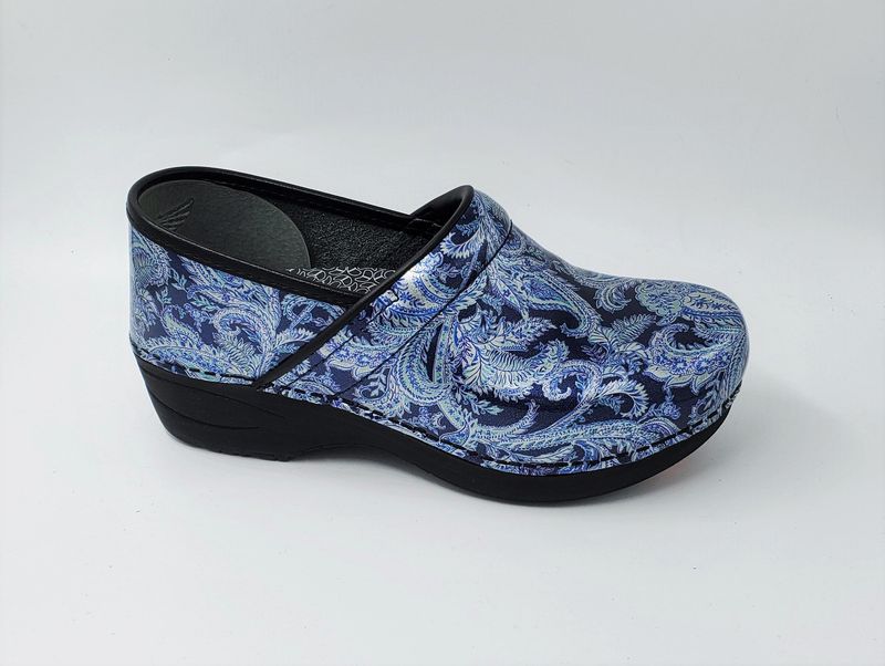 Dansko XP 2.0: Workhorse Clog for Long Shifts on Hard Floors