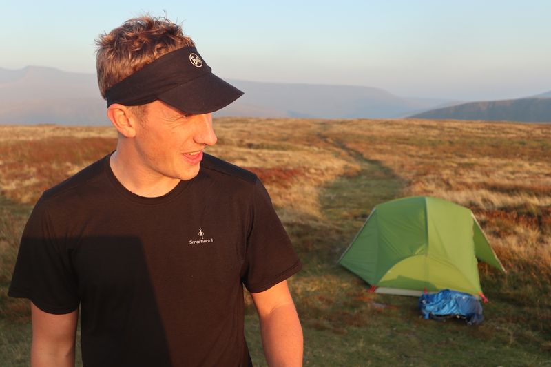 Moisture-Wicking Base Layer (Smartwool Merino / Icebreaker / Decathlon Forclaz)