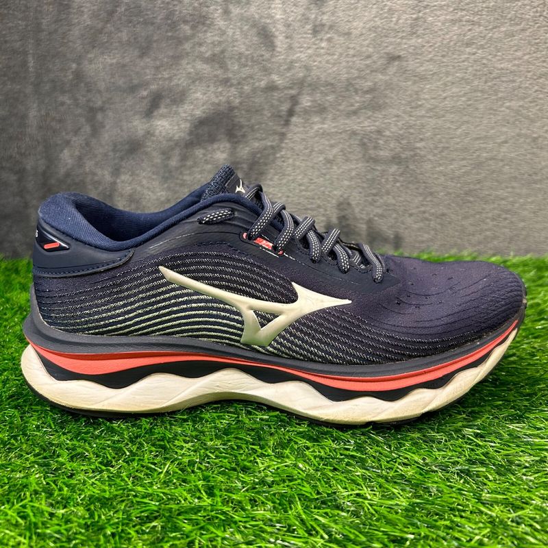 Mizuno Wave Sky 5