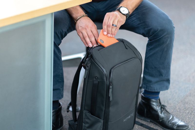 NOMATIC Everyday Backpack (20L - 24L)