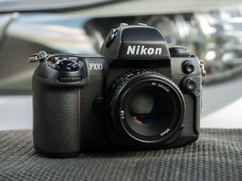 Nikon F100 (1999)
