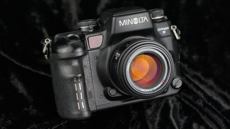 Minolta Maxxum/Dynax 9 (1998)
