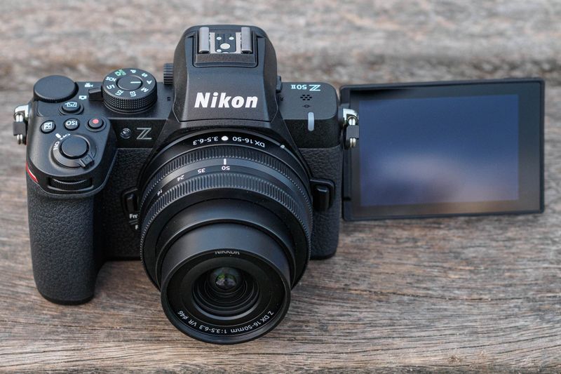 Nikon Z50 II – Small Creator Camera with Solid Low-Light Skills