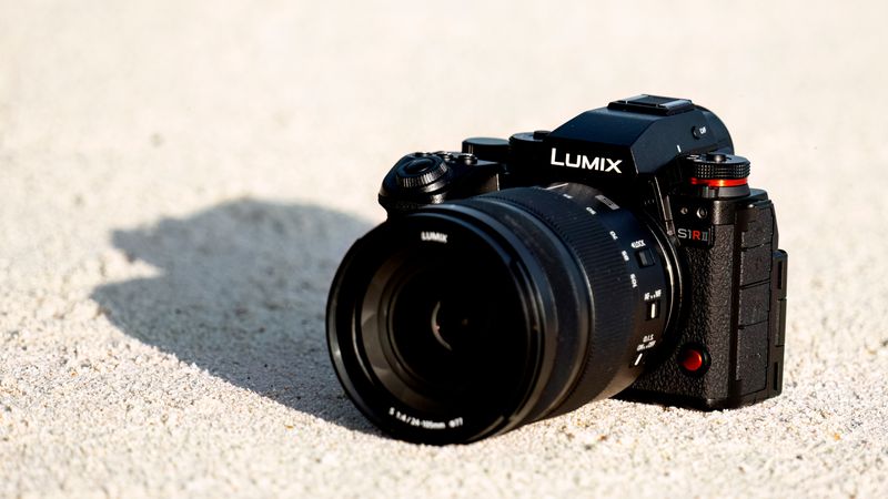Panasonic Lumix S1R II