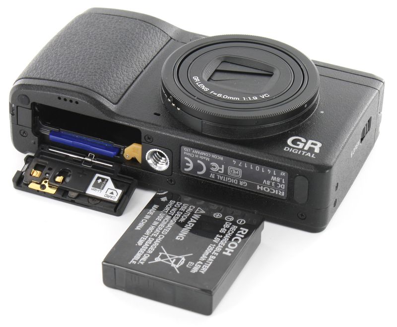 Ricoh GR IV