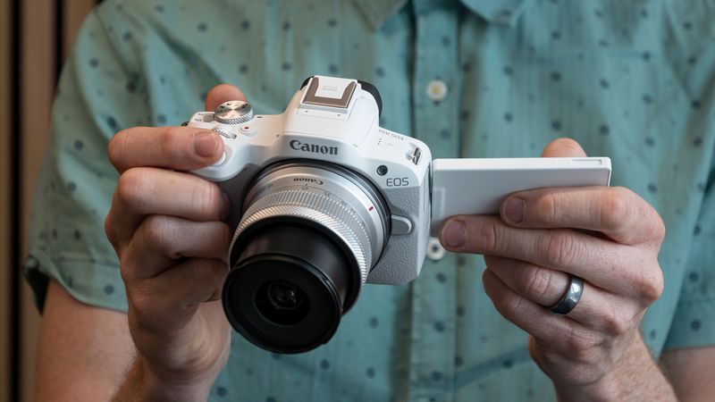 Canon EOS R50