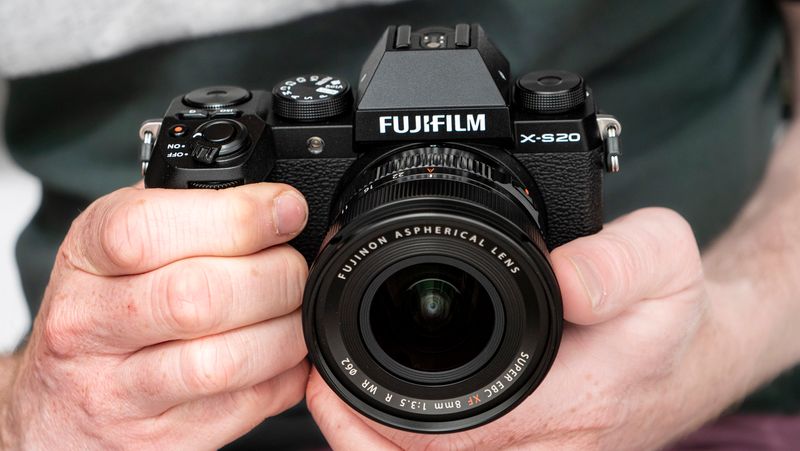 Fujifilm X-S20 with XF 27mm f/2.8