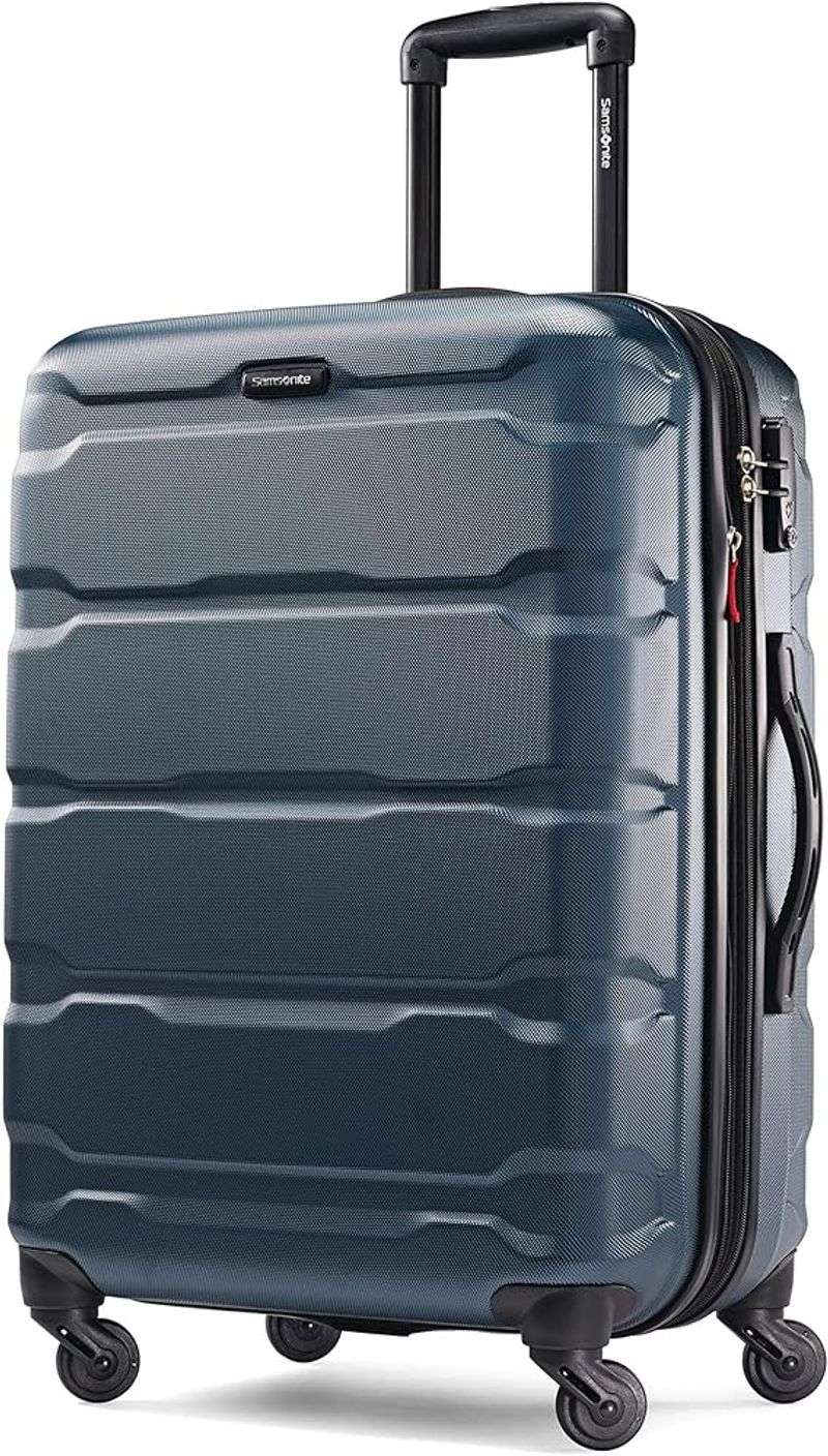 Samsonite Omni PC Hardside Expandable – Affordable, Hard-Shell Classic