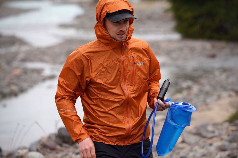 Lightweight Rain Shell (Patagonia Torrentshell / Outdoor Research Helium)
